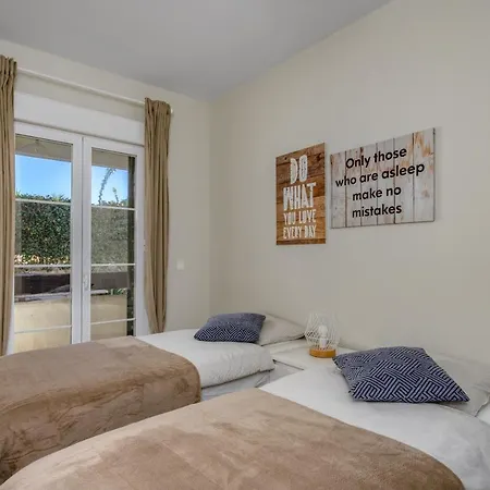Bil Bil Golf Apartment